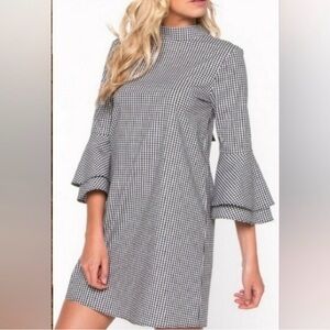 EVERLY BLACK WHITE GINGHAM BELL SLEEVE DRESS SZ M$60